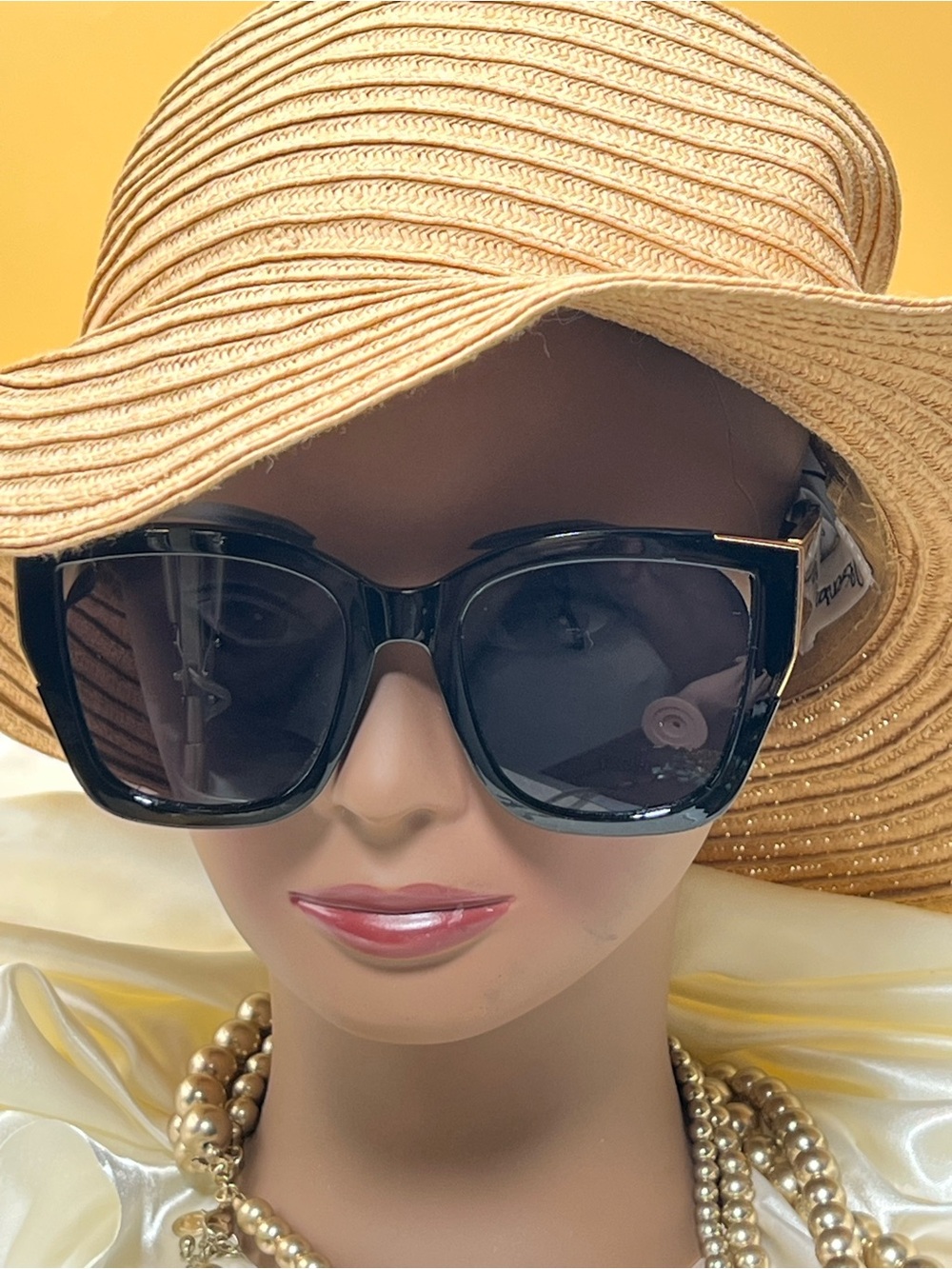 Foster Grant Glossy Black Cat-Eye Sunglasses with Dark Lenses